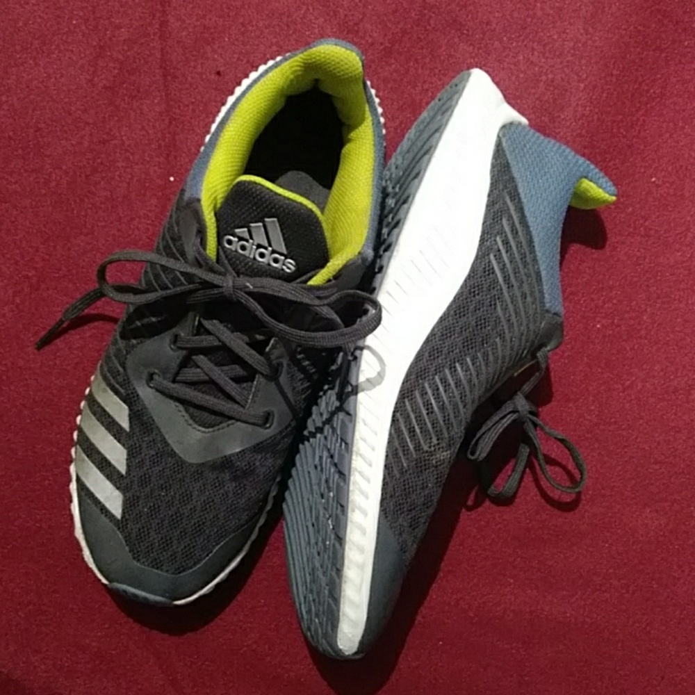 6M 7.5W unisex Adidas Shoes